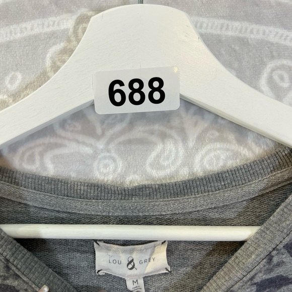 688 LOU & GREY GRAY STRIPE GLORAL PRINT TOP SIZE M MEDIUM CUTE SLEEVES EUC SHIRT - Picture 4 of 10